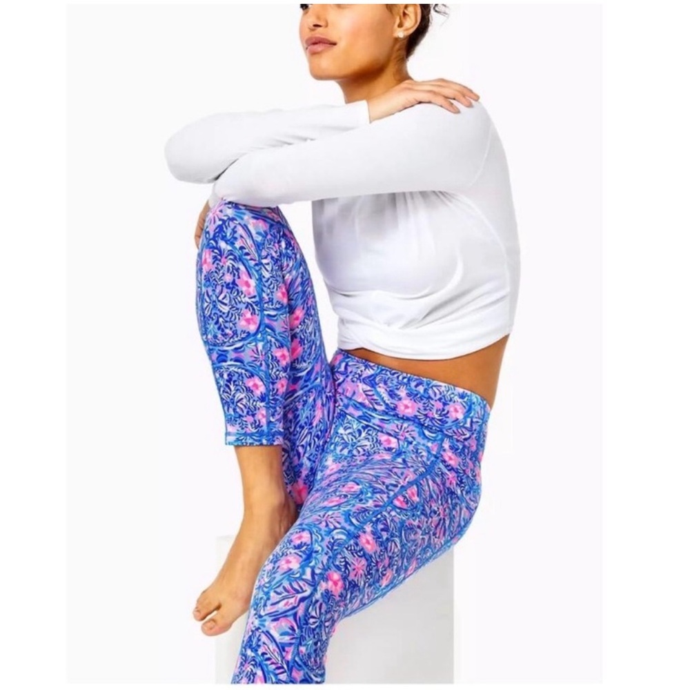 Lilly Pulitzer Luxletic Weekender Leggings Blue Peri Takin It Easy print SZ LG
